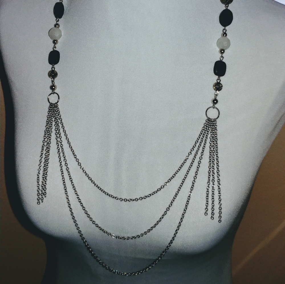 A stunning design necklace.